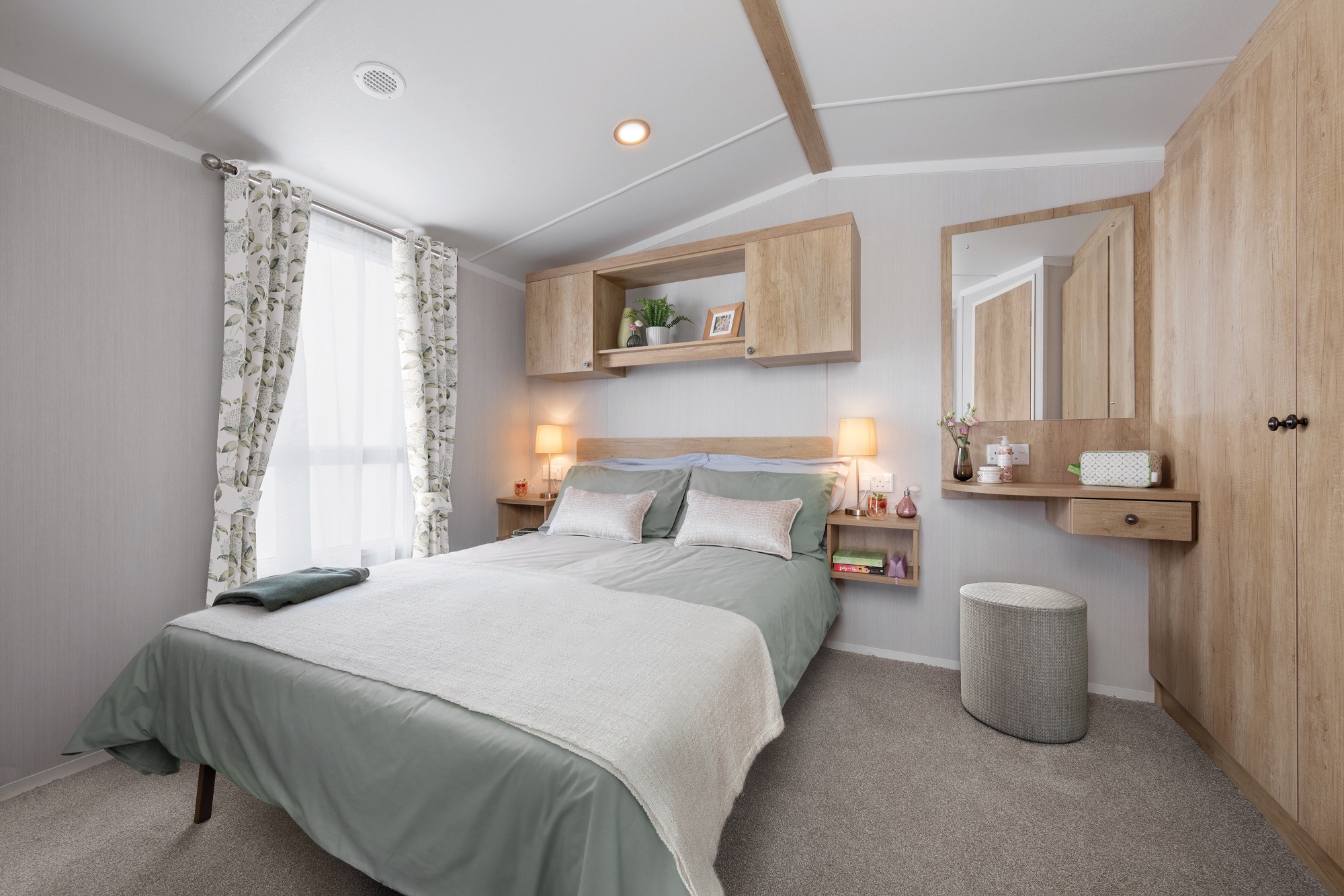 Swift Burgundy: New Static Caravans for Sale, Hexham, Northumberland Large Image 3