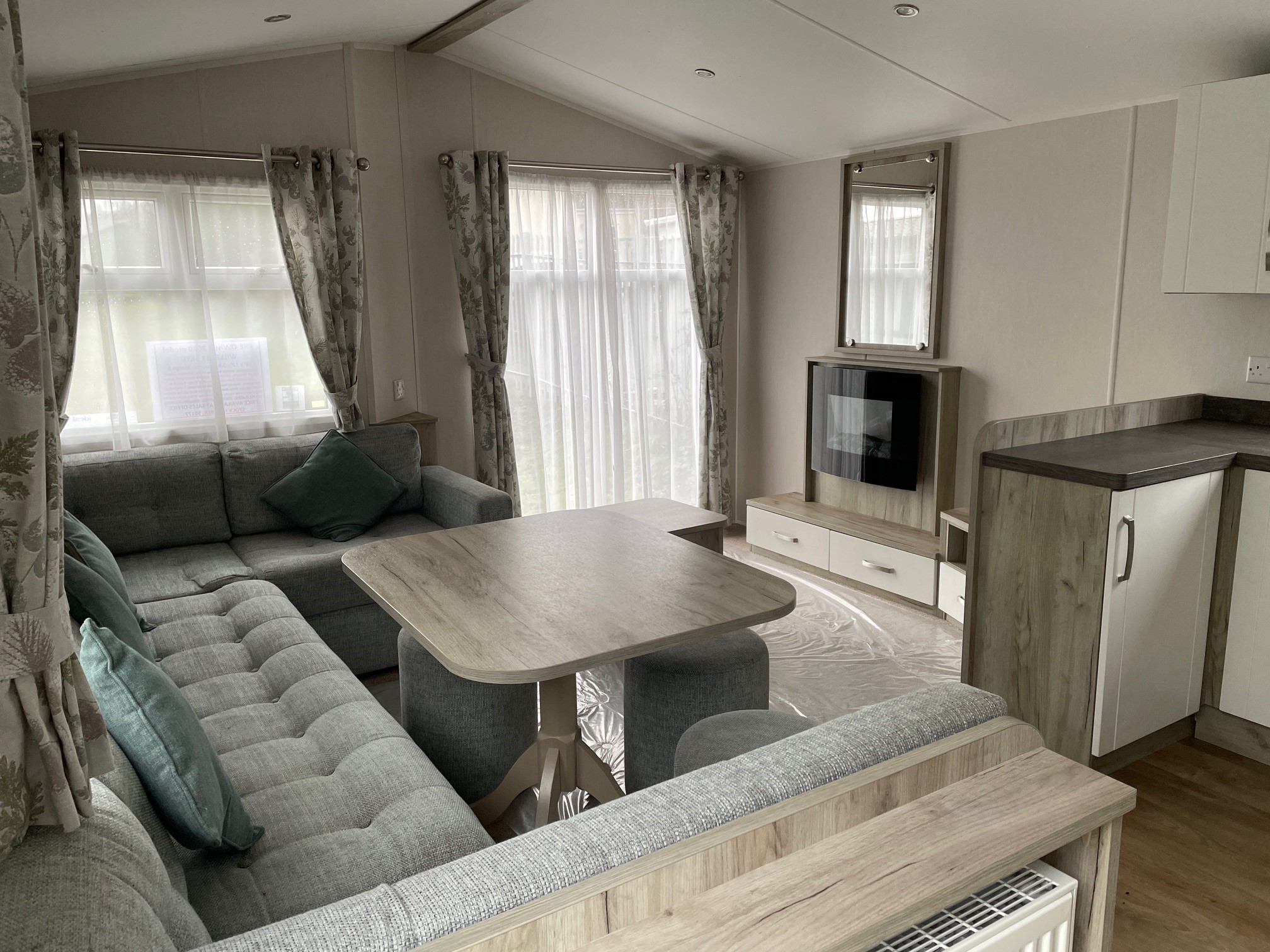 Willerby Skye 3 Bedrooms PreOwned Static Caravans for sale, Langley