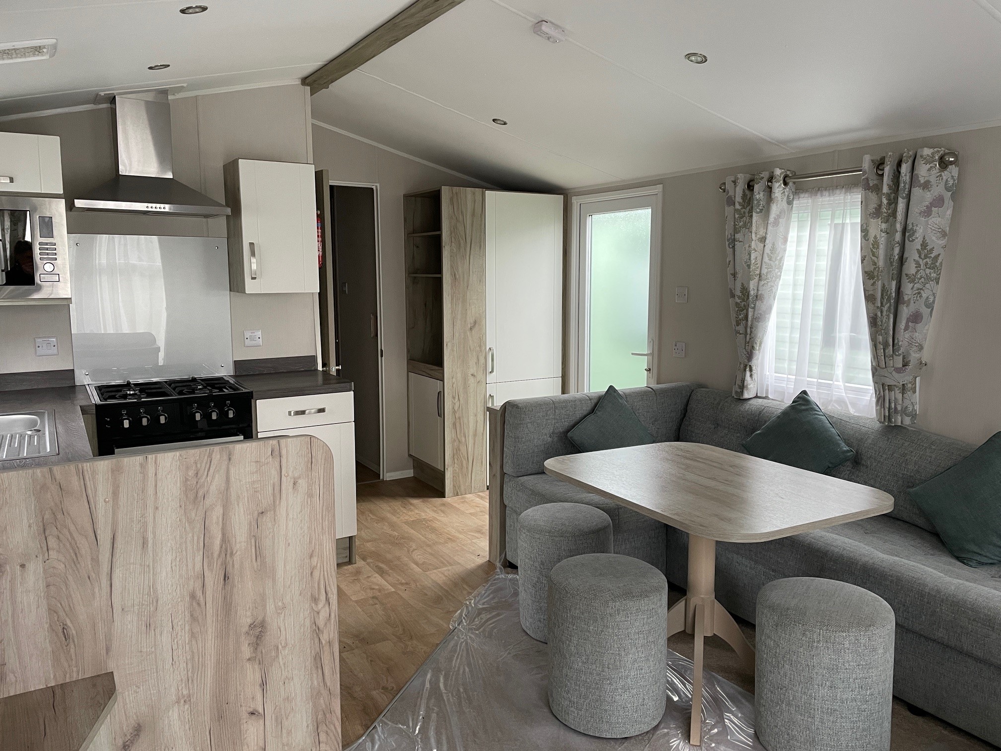 Willerby Skye 3 Bedrooms PreOwned Static Caravans for sale, Langley