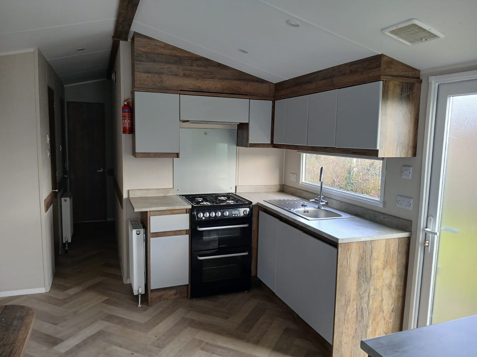 Pre-Owned 2022 Willerby Brookwood 36x12 | Ideal Caravans Durham Large Image 1