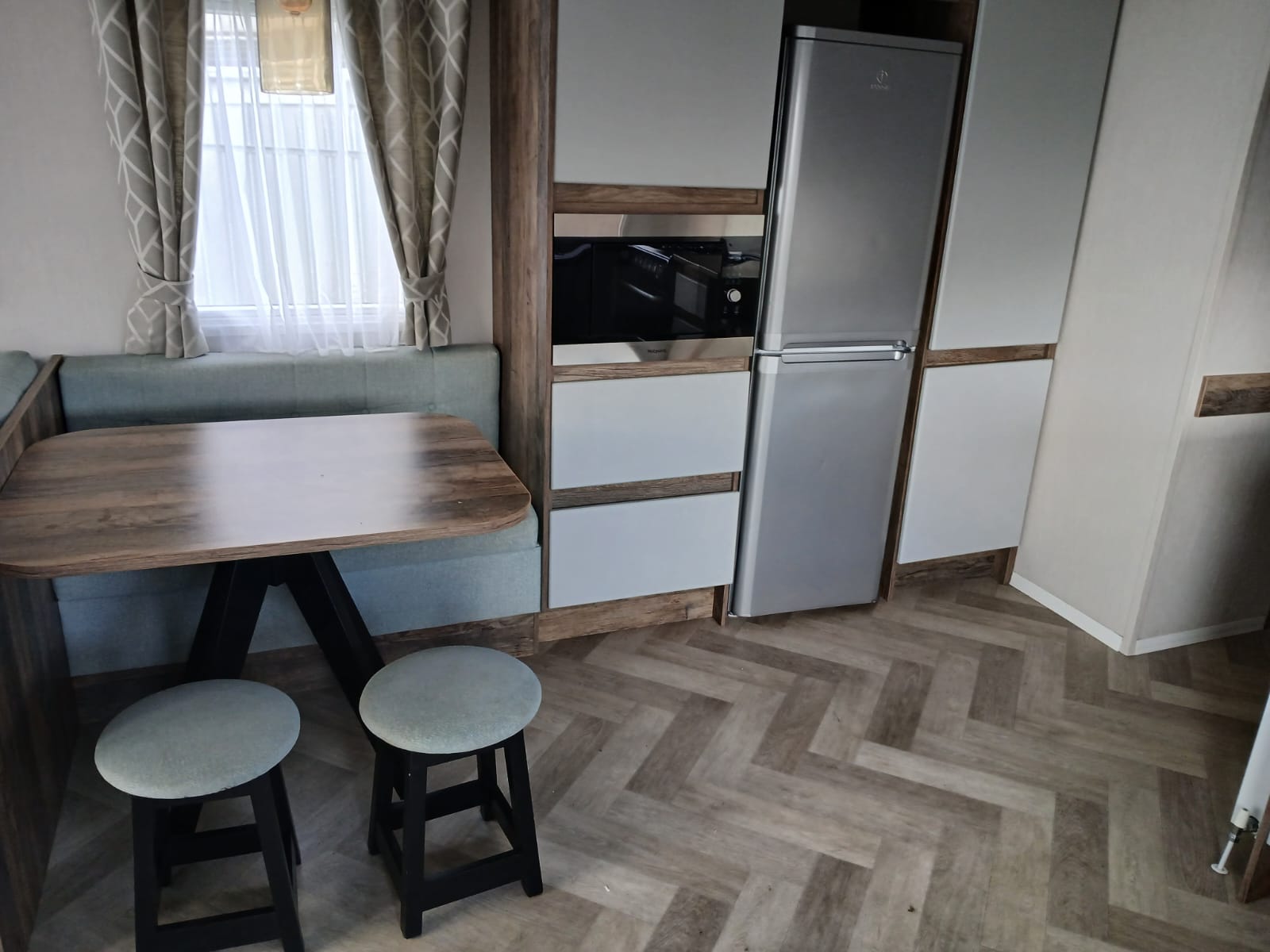 Pre-Owned 2022 Willerby Brookwood 36x12 | Ideal Caravans Durham Large Image 2