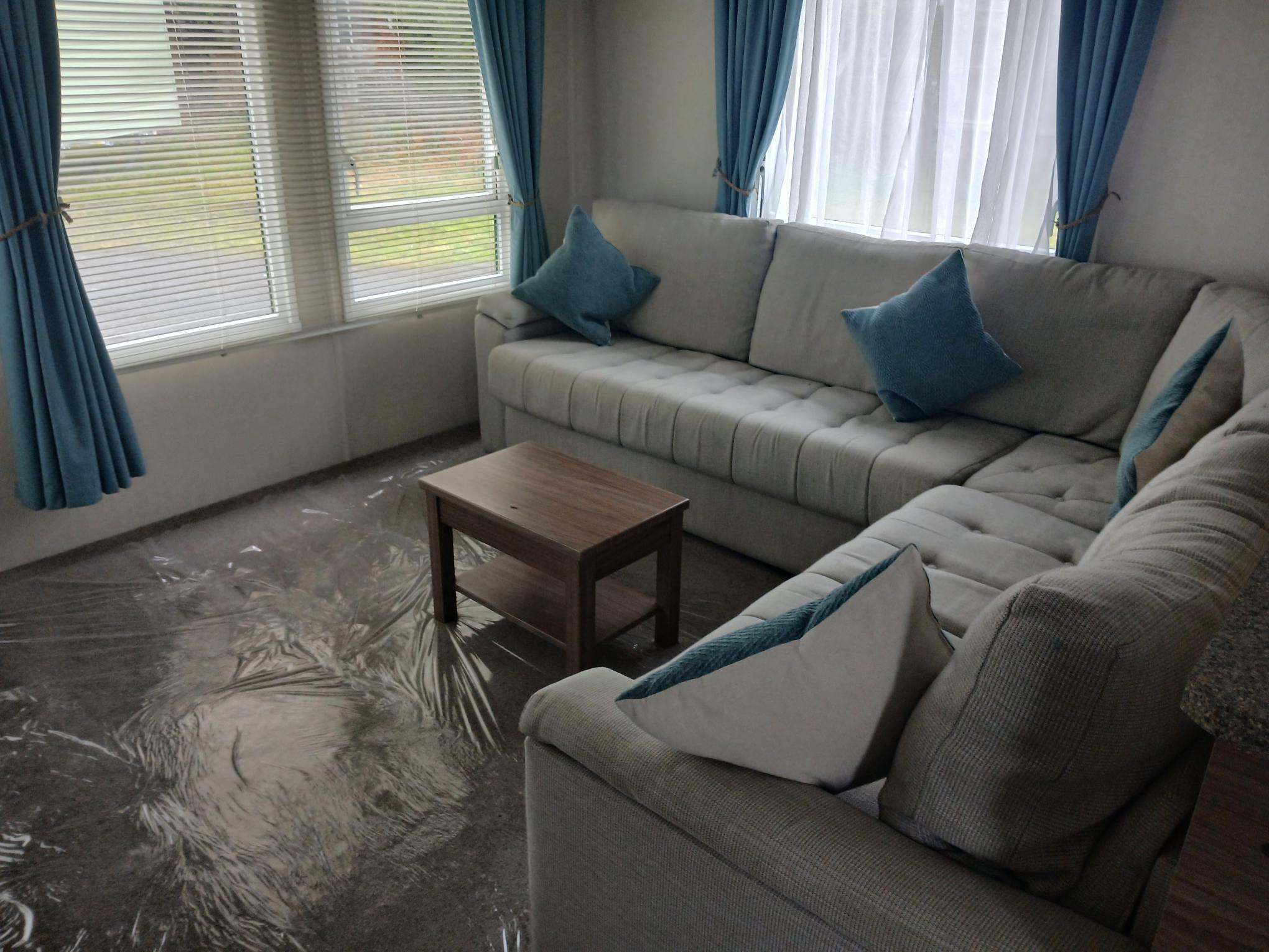 Pre-Owned 2013 Victory Gainford 36x12 | 2 Bed | Ideal Caravans Large Image 2