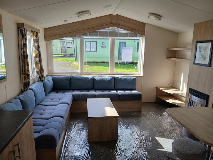 Pre-Owned 2014 Willerby Salsa Eco 35x12 3 Bed Holiday Home | Ideal Caravans Large Image 2