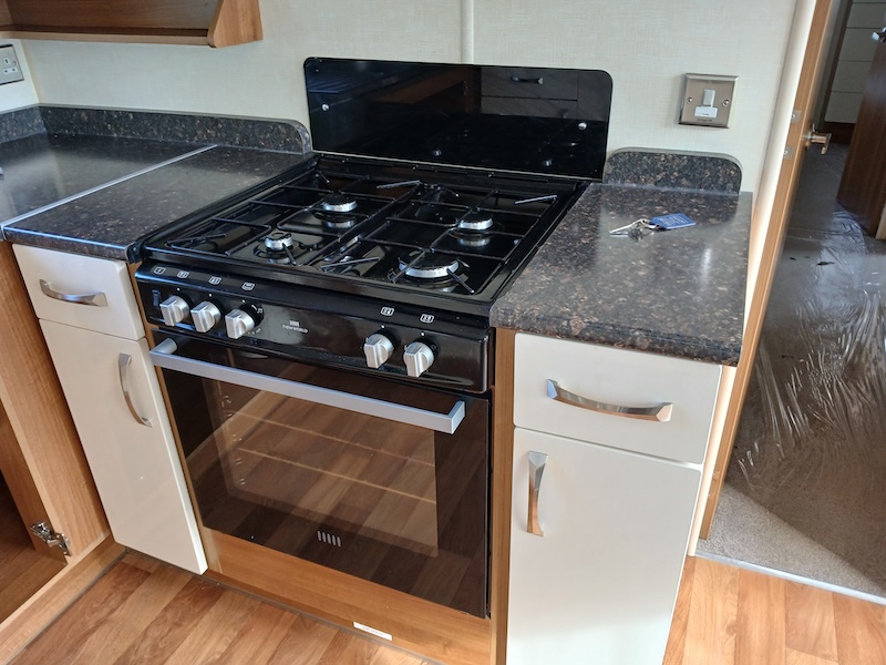 2012 Willerby Isis 35x12 2 Bed Holiday Home for Sale at Ideal Caravans Large Image 5