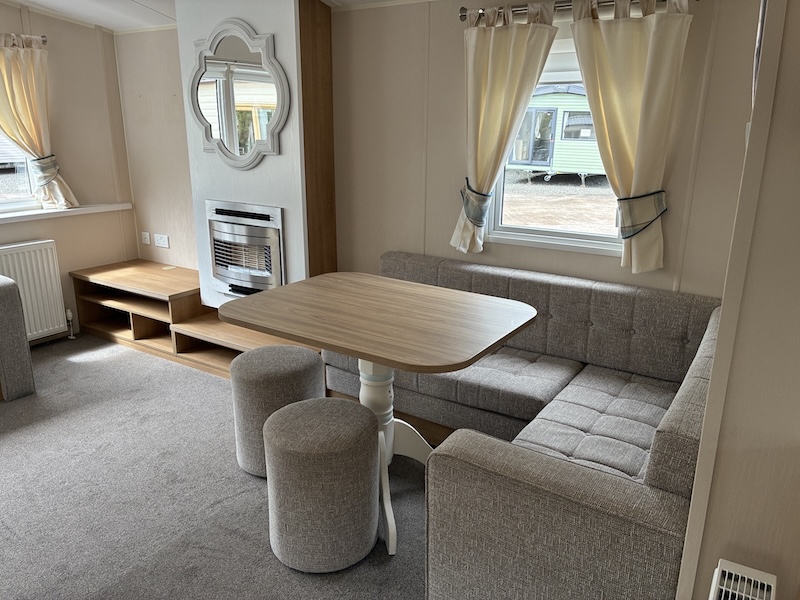 Temporary Accommodation Caravan | 2014 Willerby Vacation 3 Bed For Sale Large Image 4