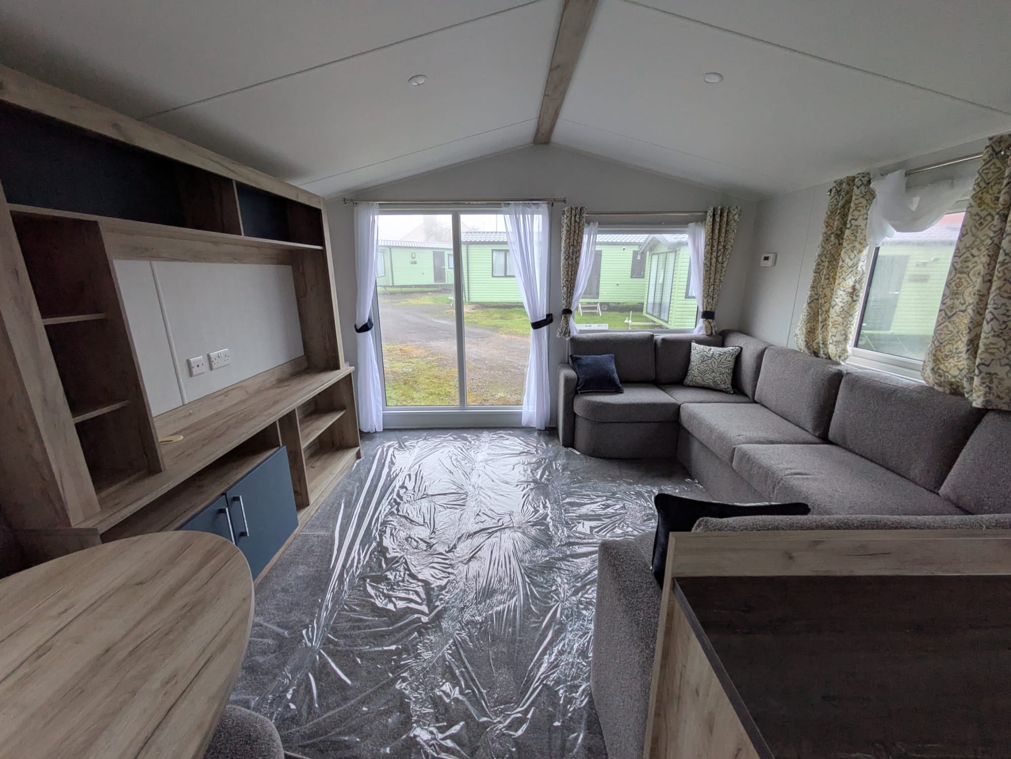 2026 Willerby Ashford | Jet Miners Inn | Ideal Caravans Large Image 3