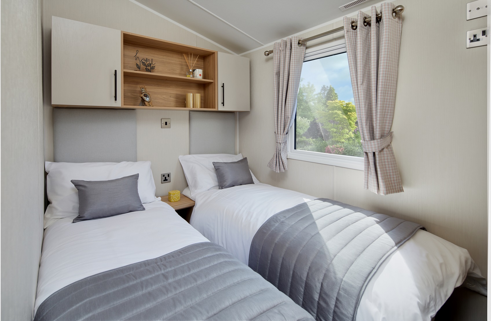 Willerby Manor: New Static Caravans for Sale, Bamburgh, Northumberland Image 2