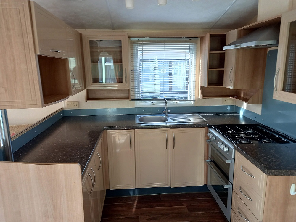 2011 Willerby Granada | Ideal Caravans Adderstone Image 2