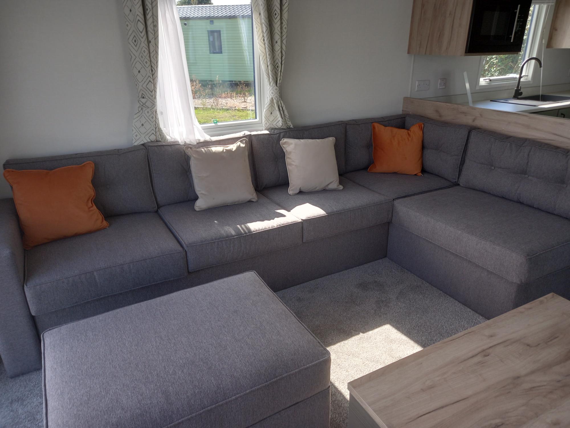 2025 Willerby Buxton 40x12 Holiday Home | Ideal Caravans Durham Image 3