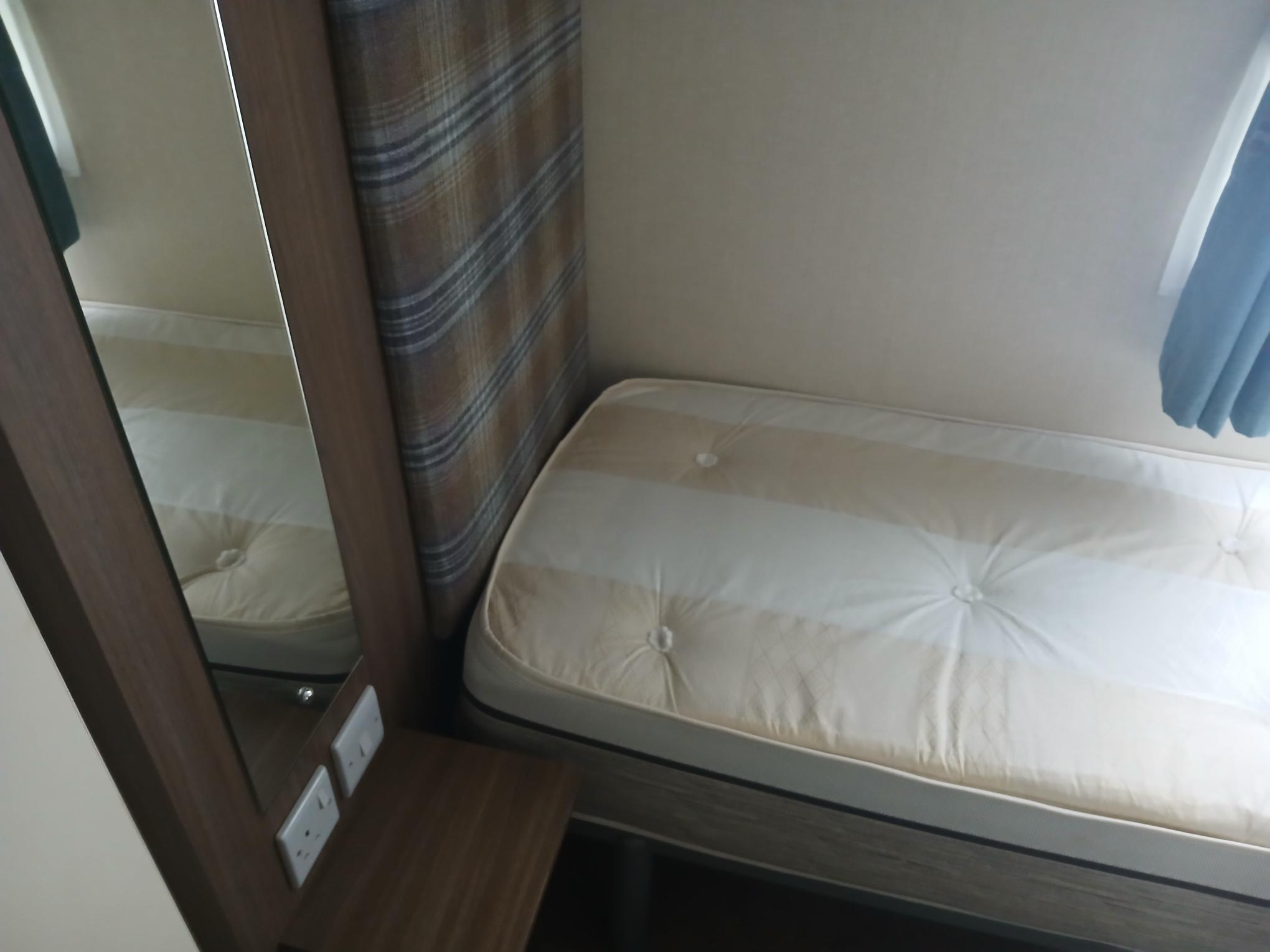 Pre-Owned 2013 Victory Gainford 36x12 | 2 Bed | Ideal Caravans Image 4