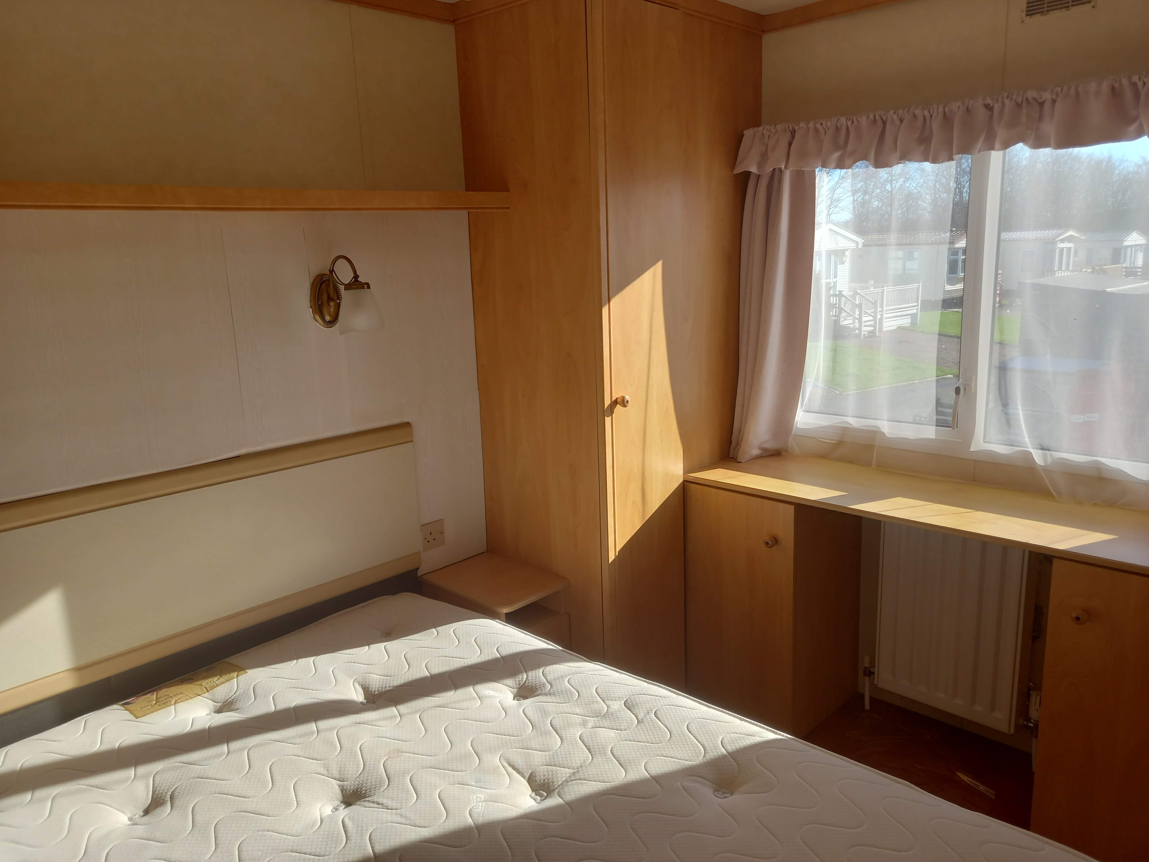 2004 Carnaby Freestyle 35x12 2 Bed | �9,995 | Ideal Caravans Image 2