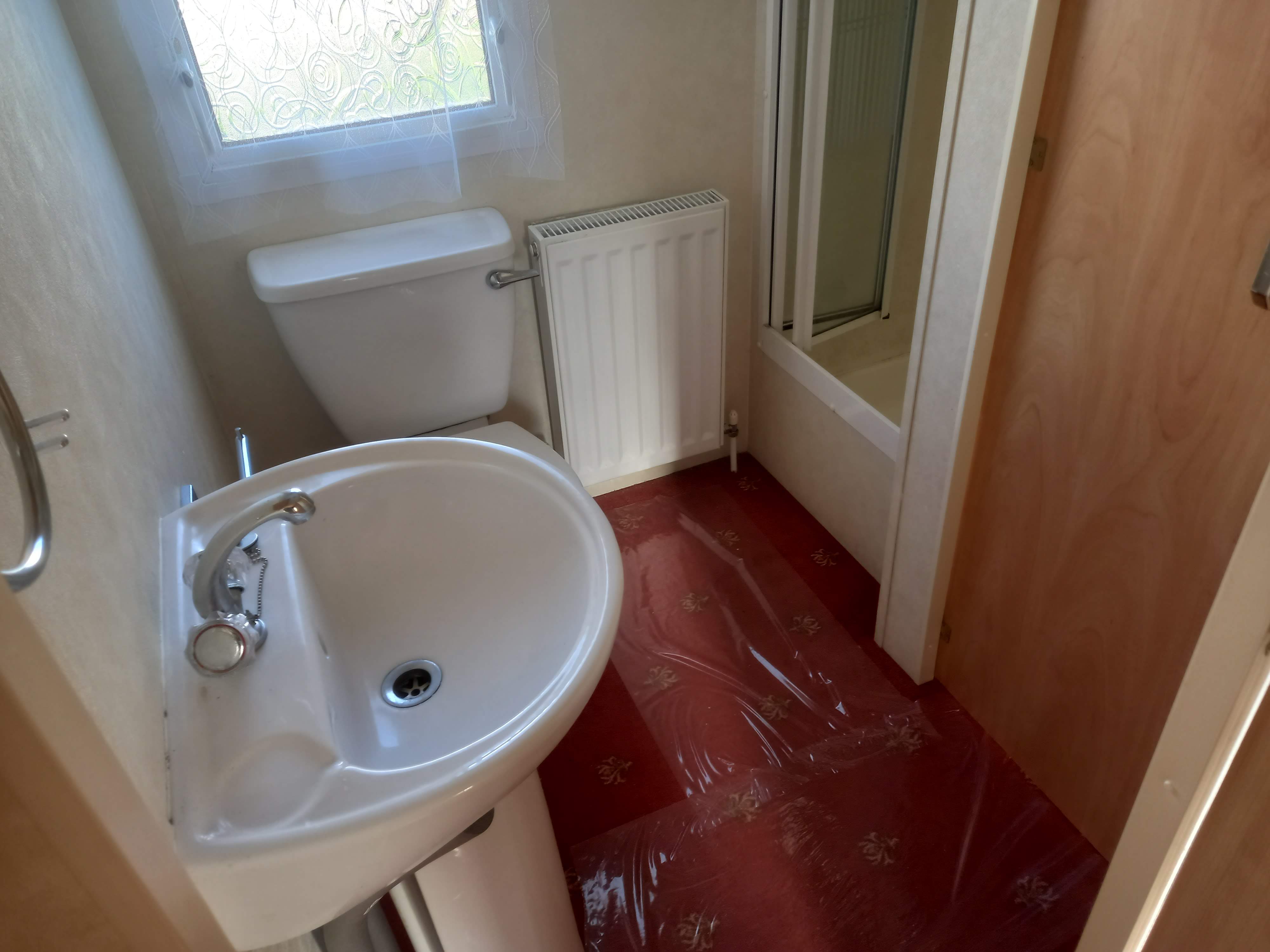 2004 Carnaby Freestyle 35x12 2 Bed | �9,995 | Ideal Caravans Image 4