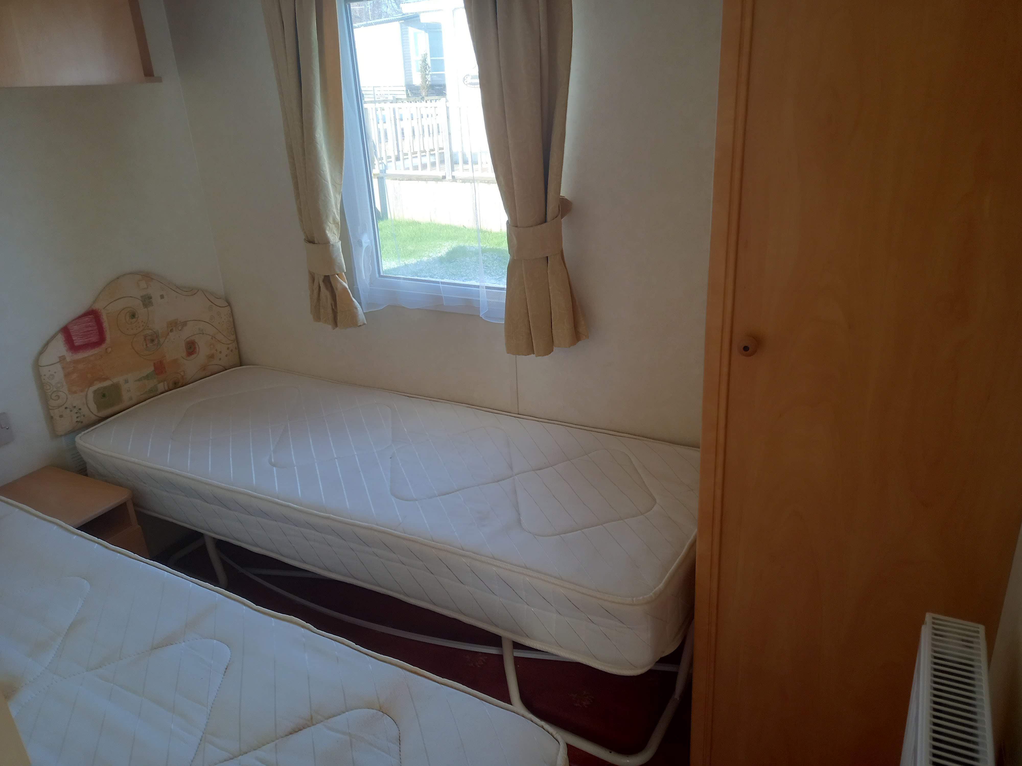 2004 Carnaby Freestyle 35x12 2 Bed | �9,995 | Ideal Caravans Image 5