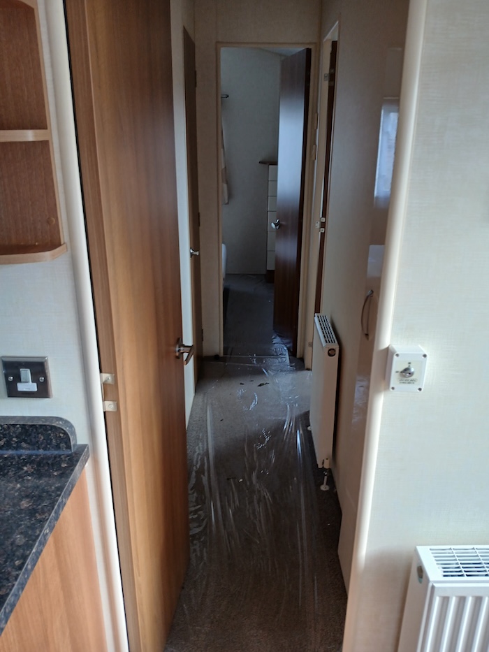 2012 Willerby Isis 35x12 2 Bed Holiday Home for Sale at Ideal Caravans Image 5