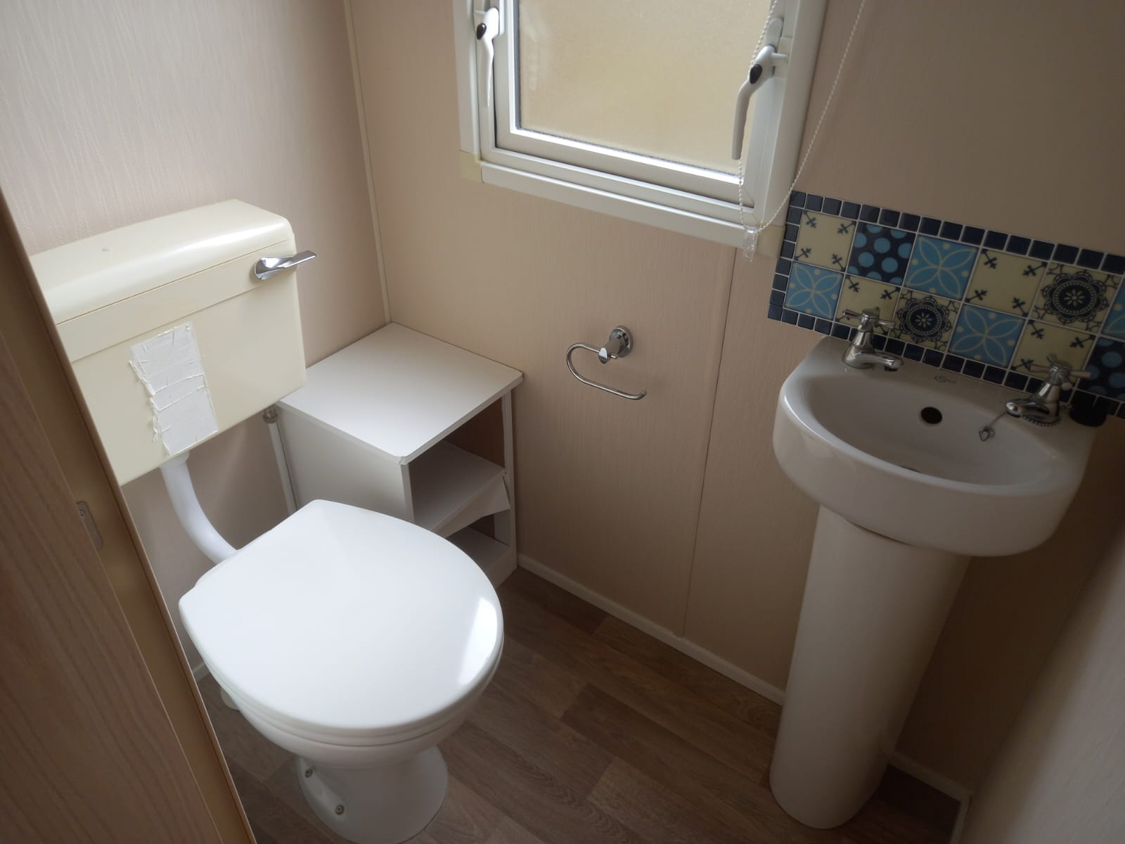 Temporary Accommodation Caravan | 2014 Willerby Vacation 3 Bed For Sale Image 5
